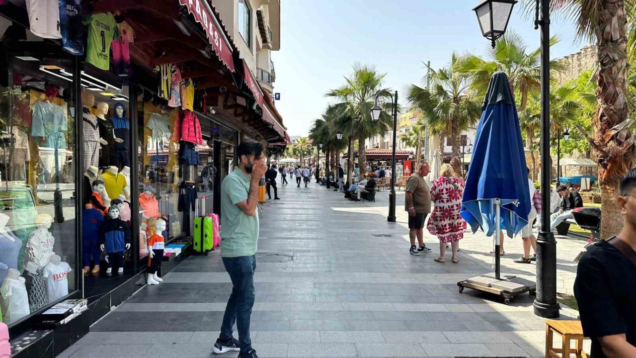 Kuşadası’nda esnaf seçimde oyunu kullandı, işinin başına döndü