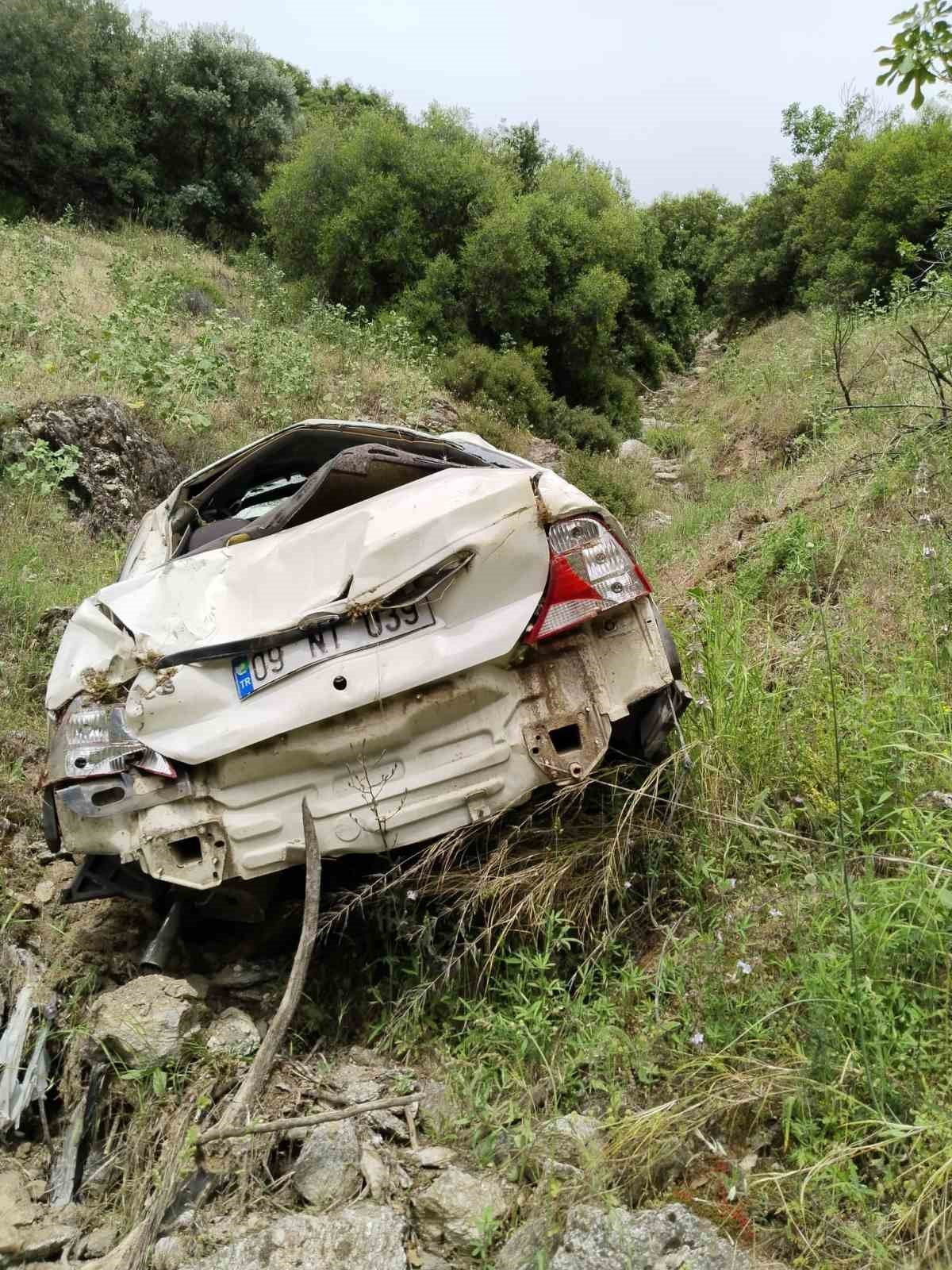 Nazilli’de otomobil şarampole devrildi: 2 ölü