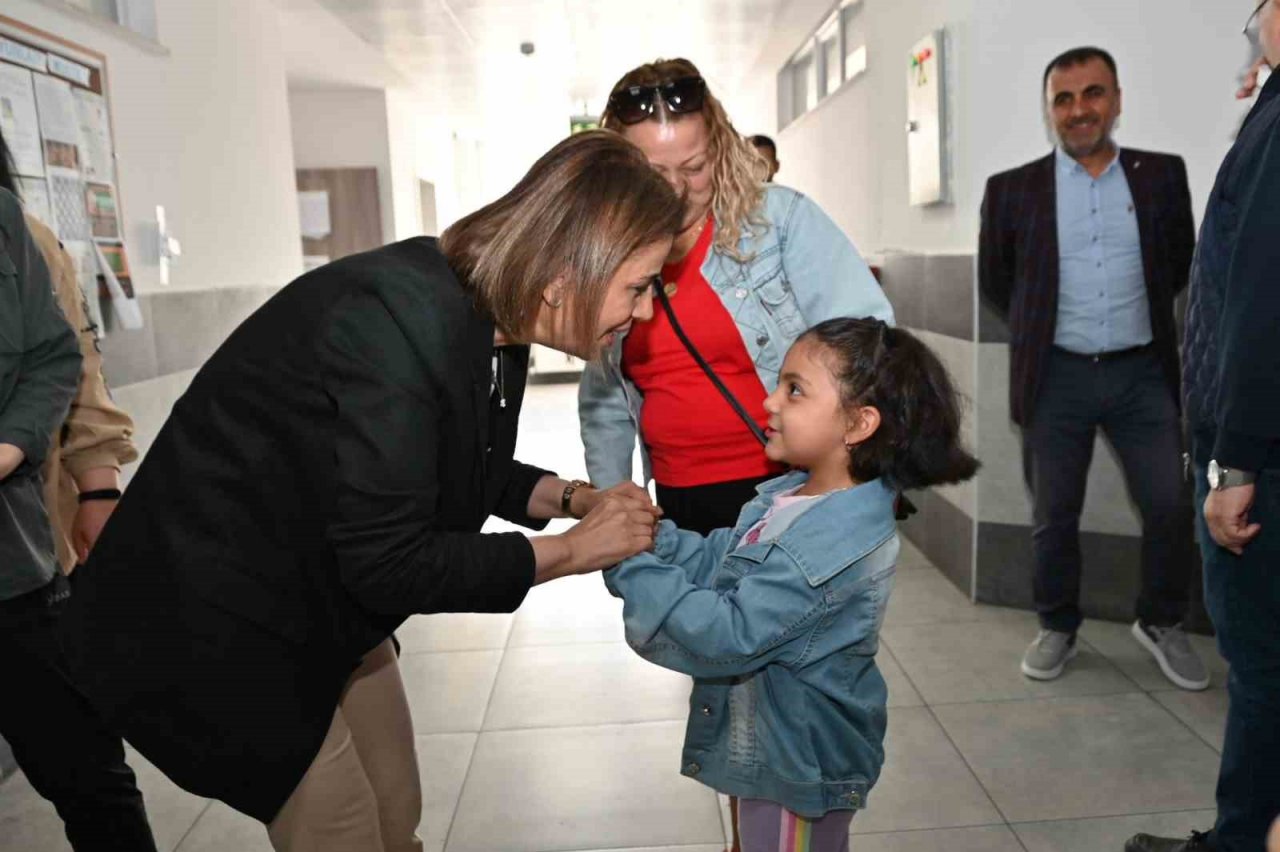 Vali Becel oyunu kullandı