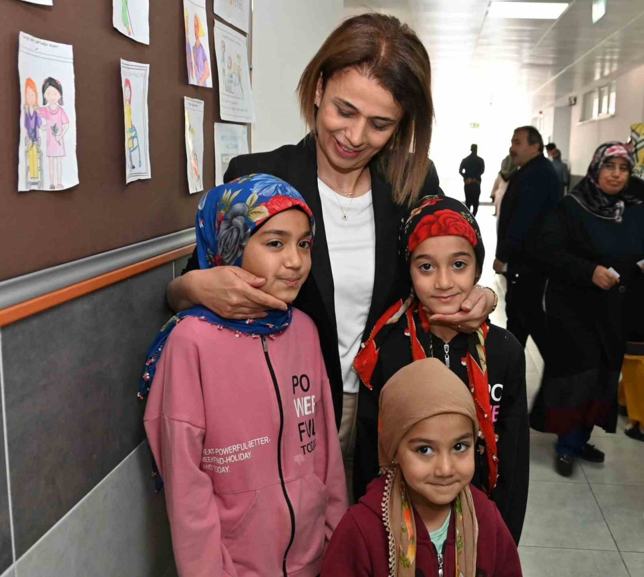 Vali Becel oyunu kullandı