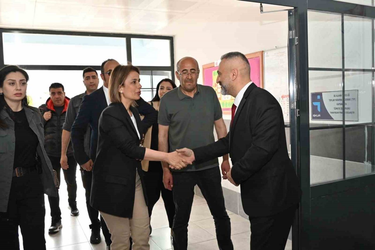 Vali Becel oyunu kullandı