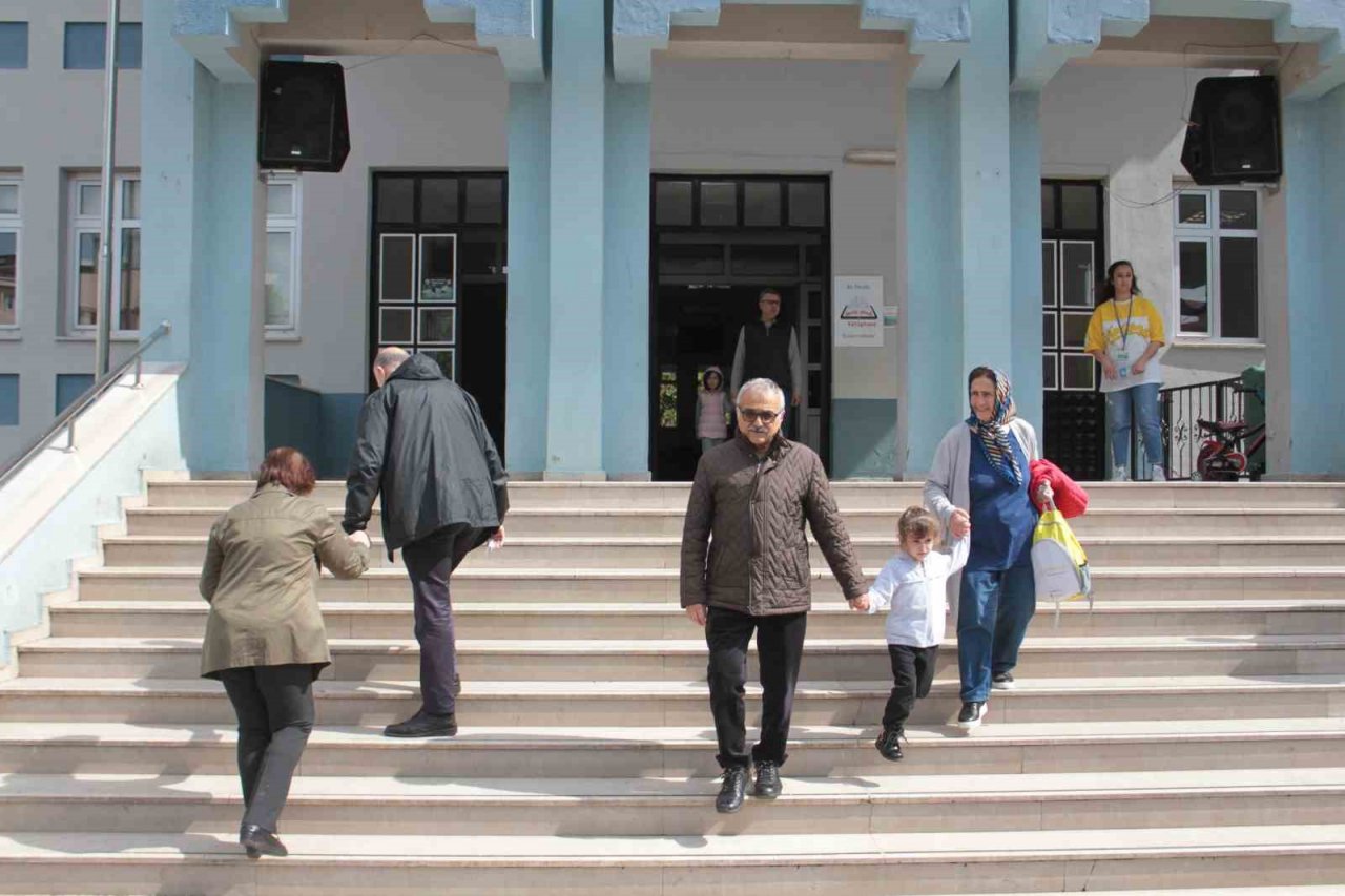Ordu sandık başında