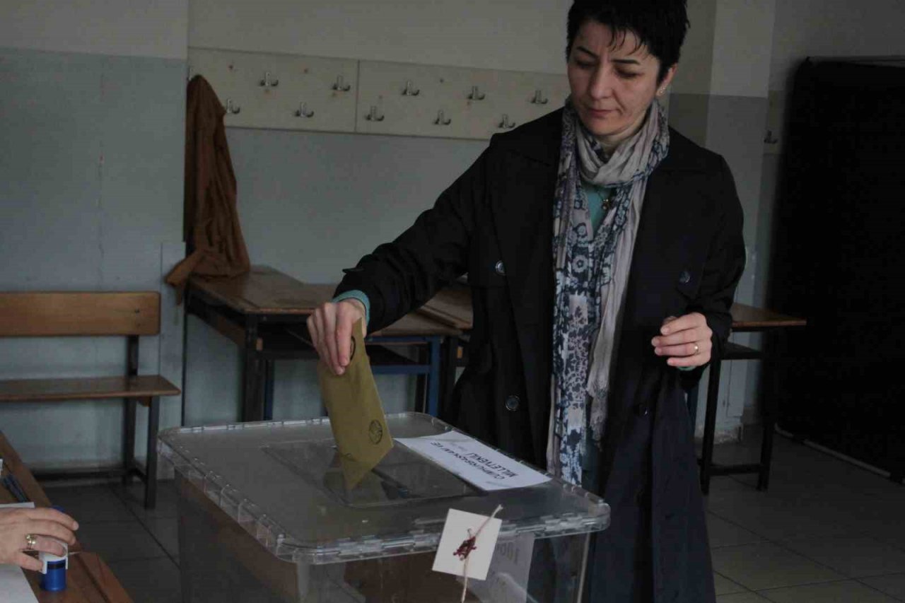 Ordu sandık başında