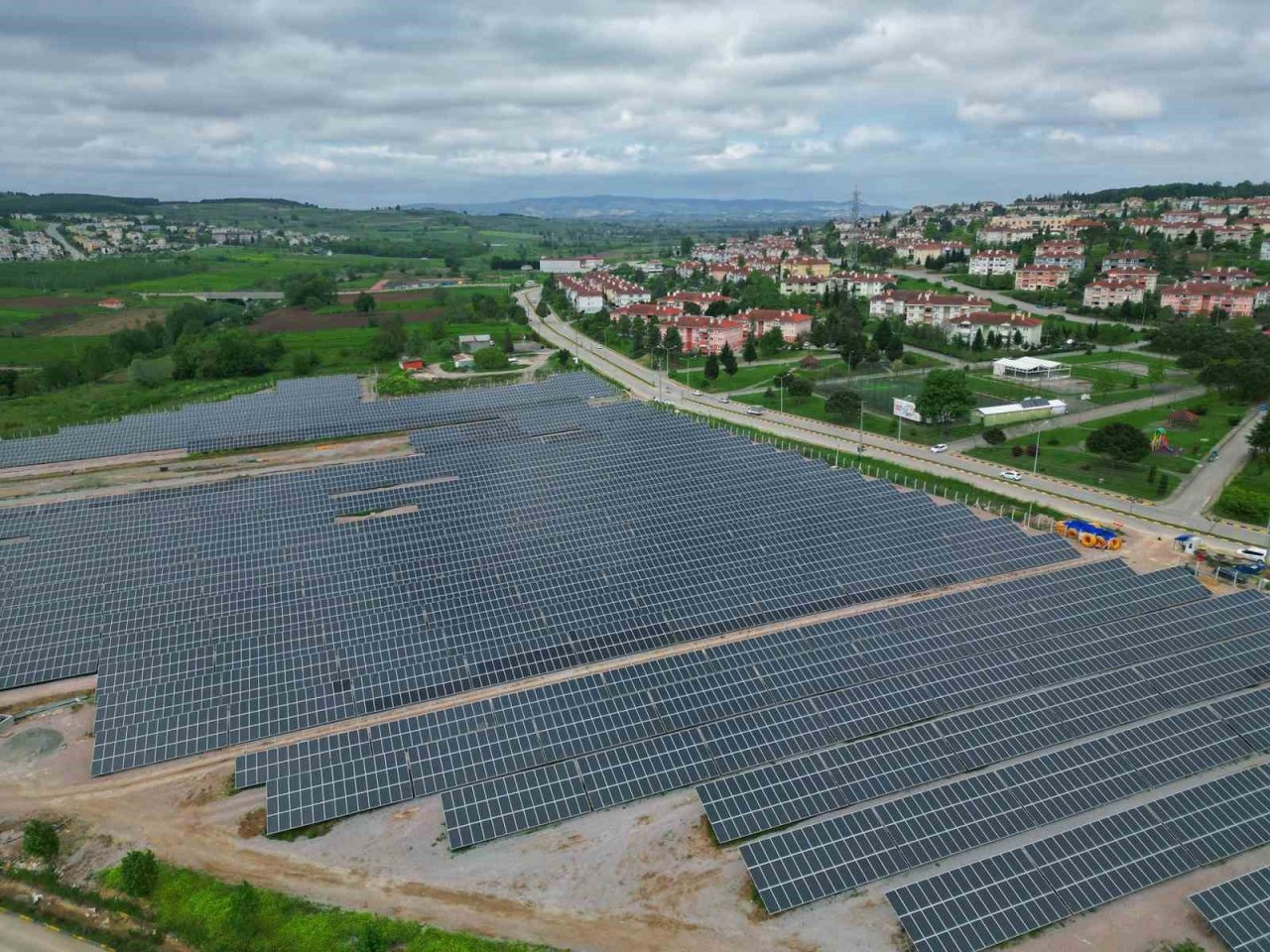 Şehrin yeni enerji kaynağı Karaman GES için son paneller kuruluyor