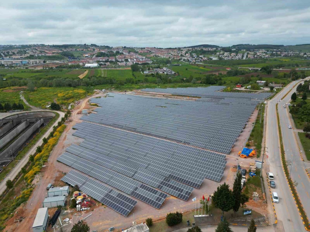 Şehrin yeni enerji kaynağı Karaman GES için son paneller kuruluyor