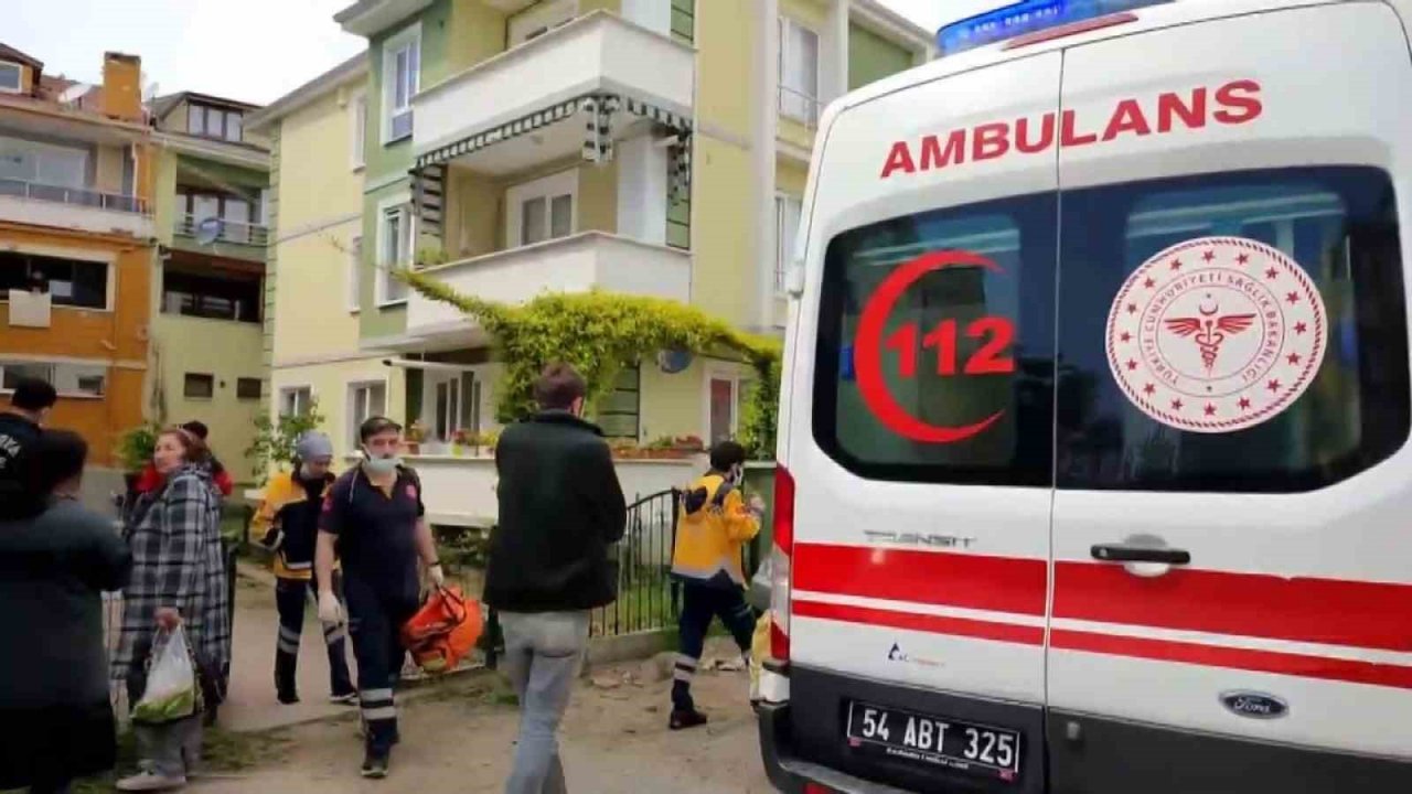 Evde kilitli kaldığı söylenen yaşlı kadın ekiplere zorluk çıkardı