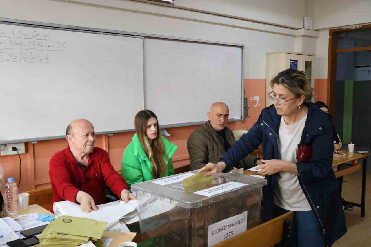 Samsun’da oy kullanma işlemi başladı
