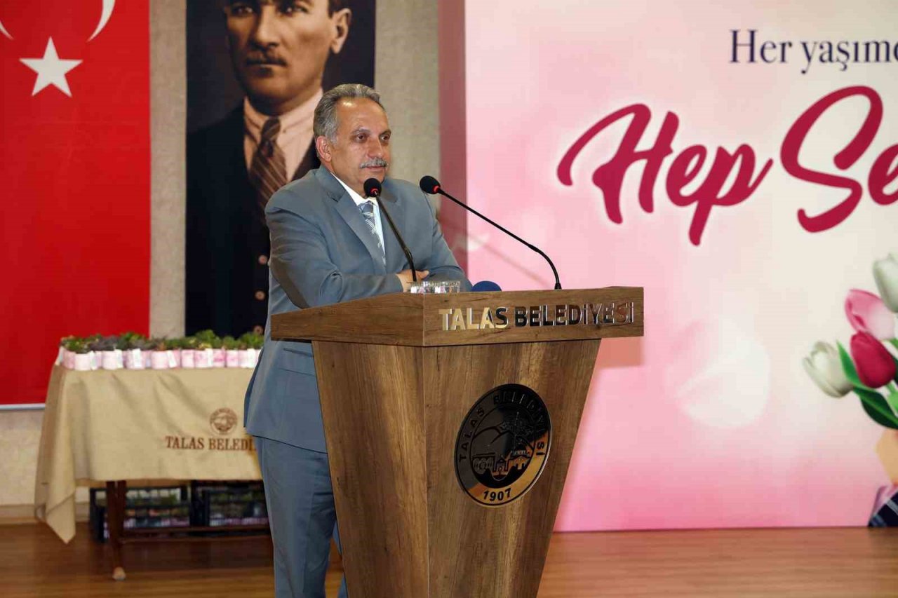 Başkan Yalçın’dan kadın personele ‘Anneler Günü’ hediyesi