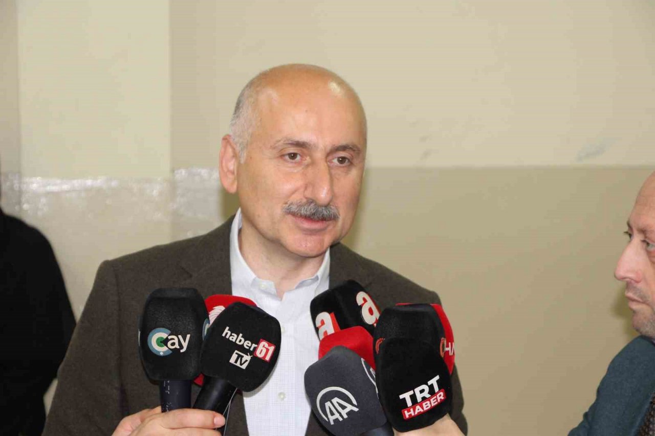 Bakan Karaismailoğlu, Trabzon’da oyunu kullandı