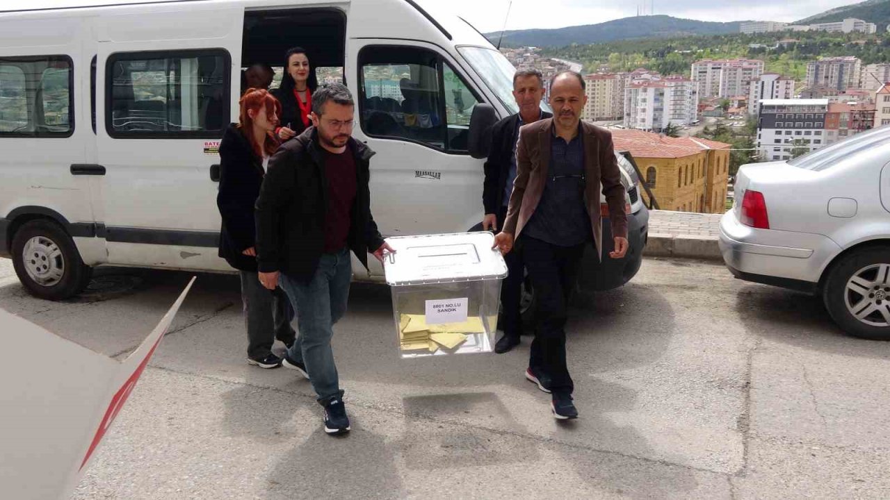 Yozgat’ta 6 seçmen, seyyar sandıkta oy kullandı