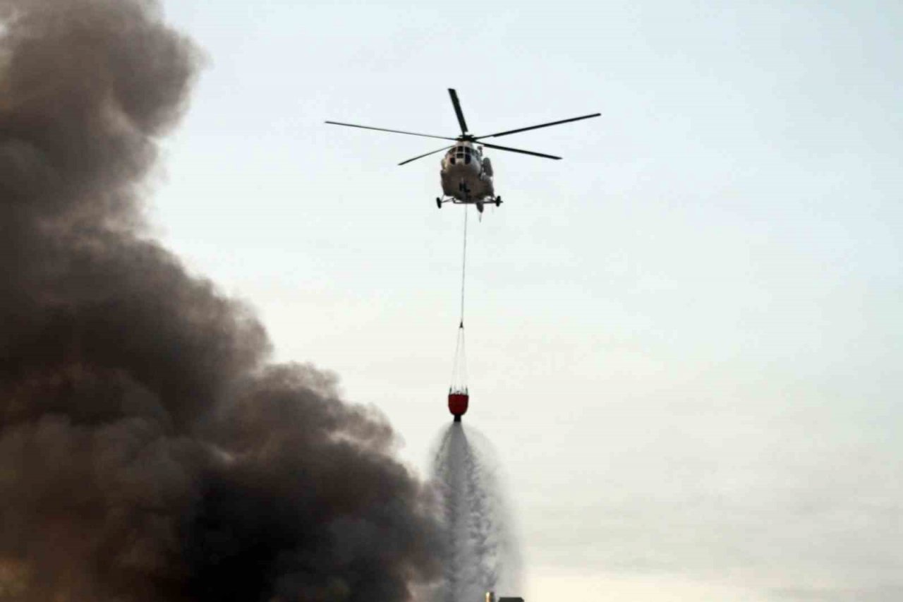 Lüks yat ve teknelerin bulunduğu tersane yangını 3 saatte söndürüldü