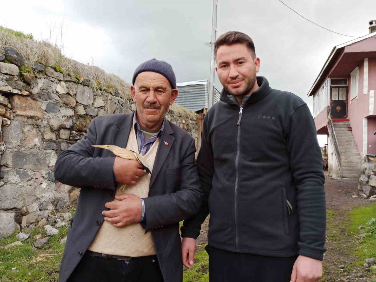 Bitkin bitkin halde bulunan balaban kuşu tedaviye alındı