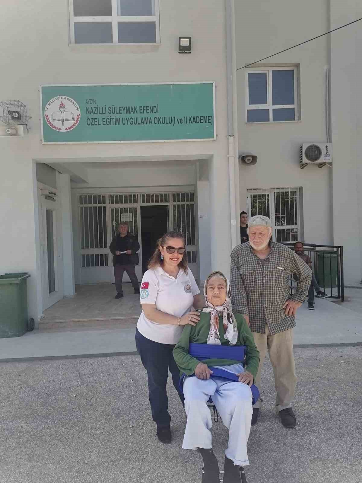 Aydın’da 91 vatandaş ambulansla sandığa ulaştırıldı