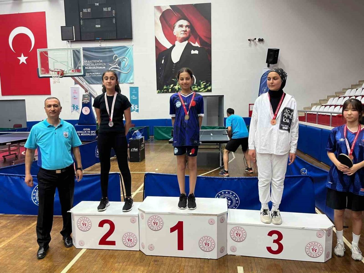 Nazillili minikler şampiyon oldu