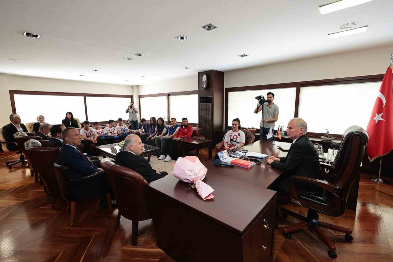 Denizli’de Gençlik Haftası kutlanıyor