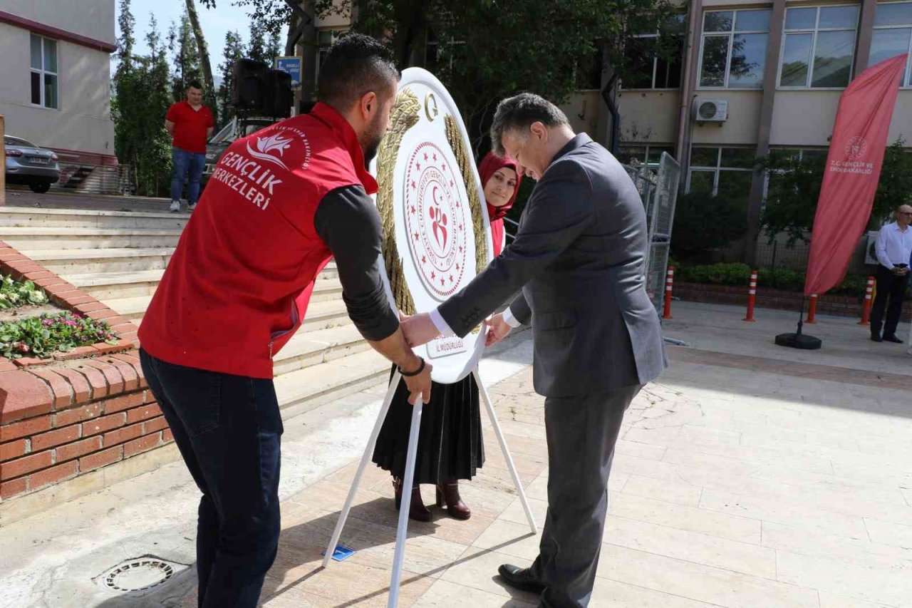 Aydın’da Gençlik Haftası törenle başladı