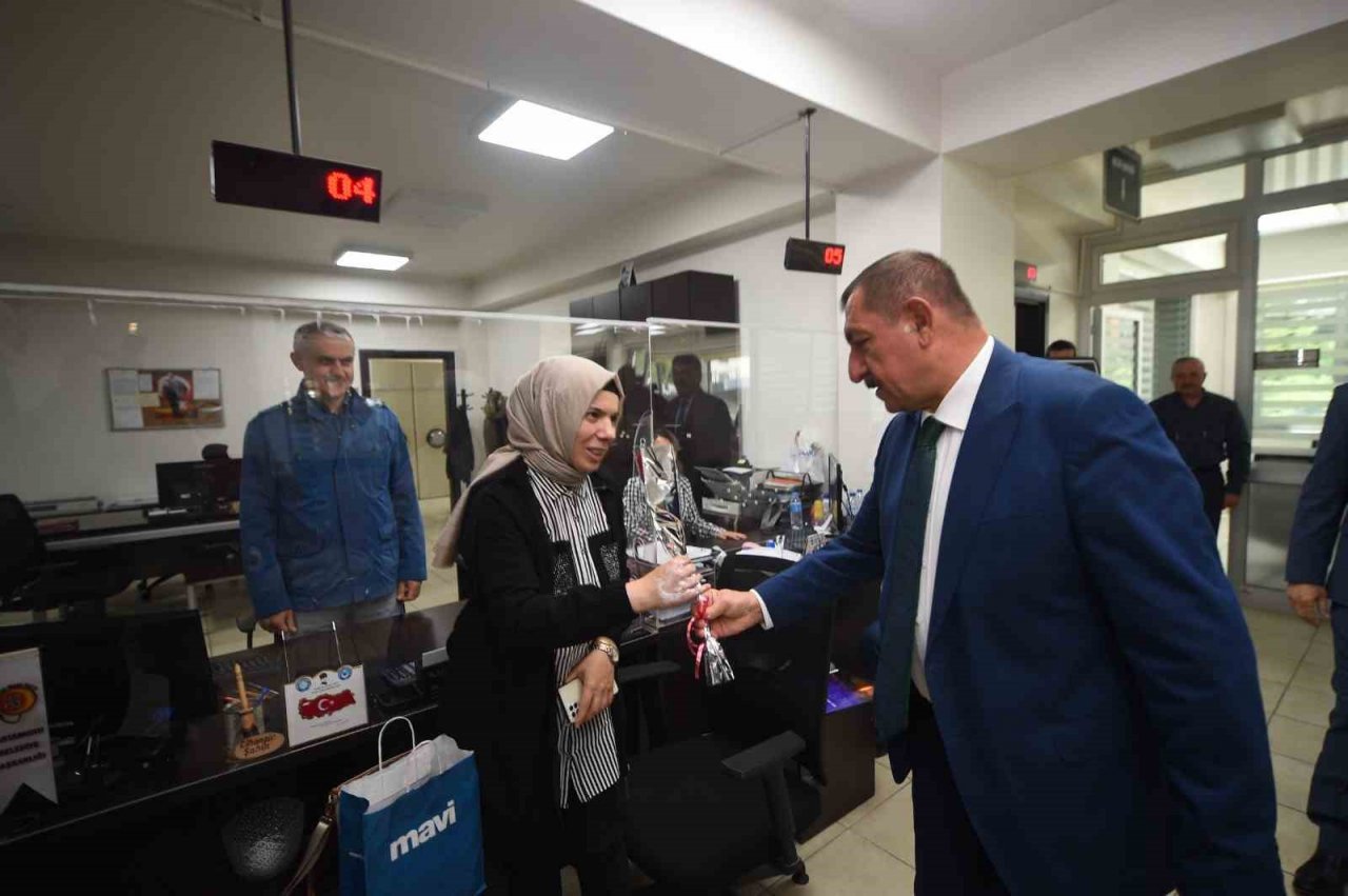 Başkan Vidinlioğlu, belediye personelinin Anneler Günü’nü kutladı