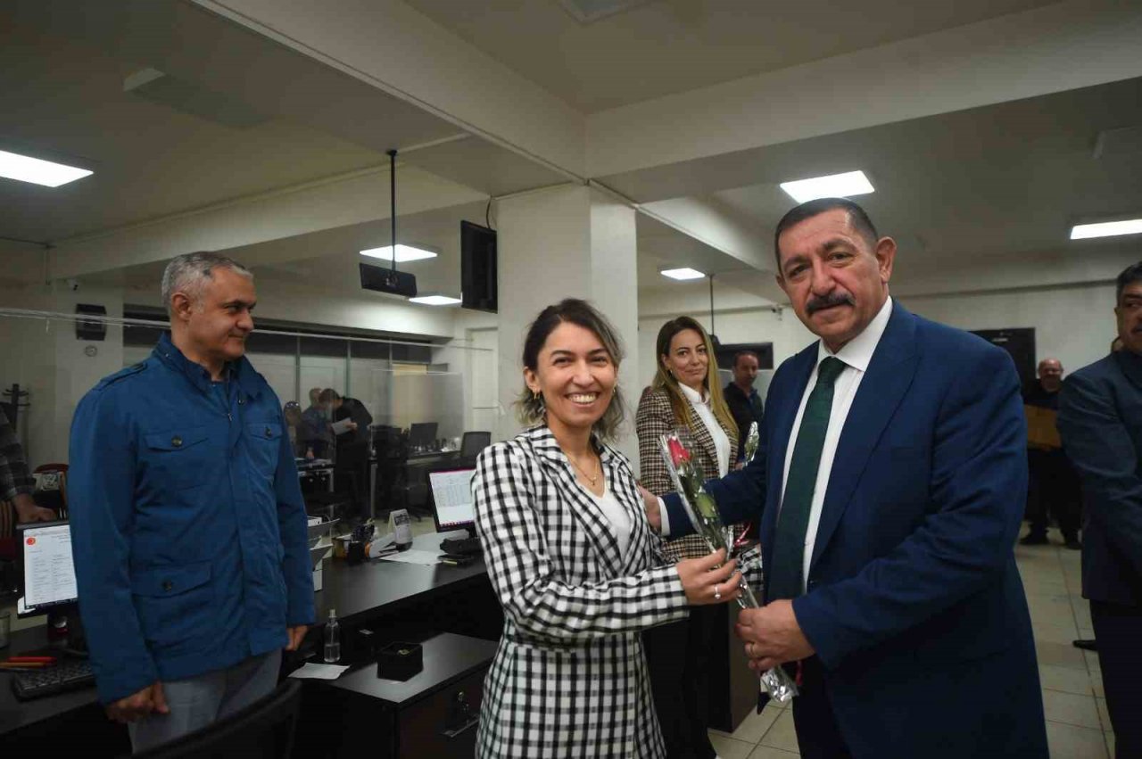 Başkan Vidinlioğlu, belediye personelinin Anneler Günü’nü kutladı