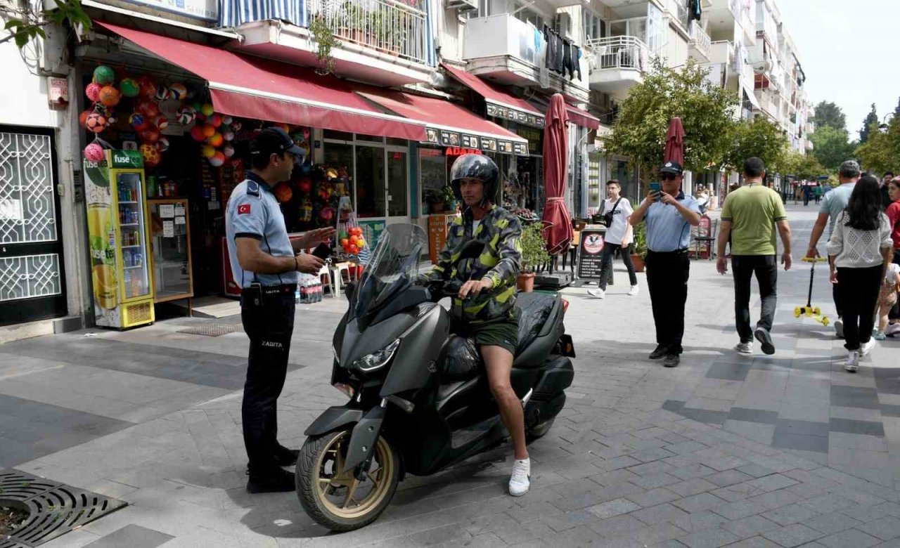 Kuşadası’nda zabıtadan motosiklet denetimi