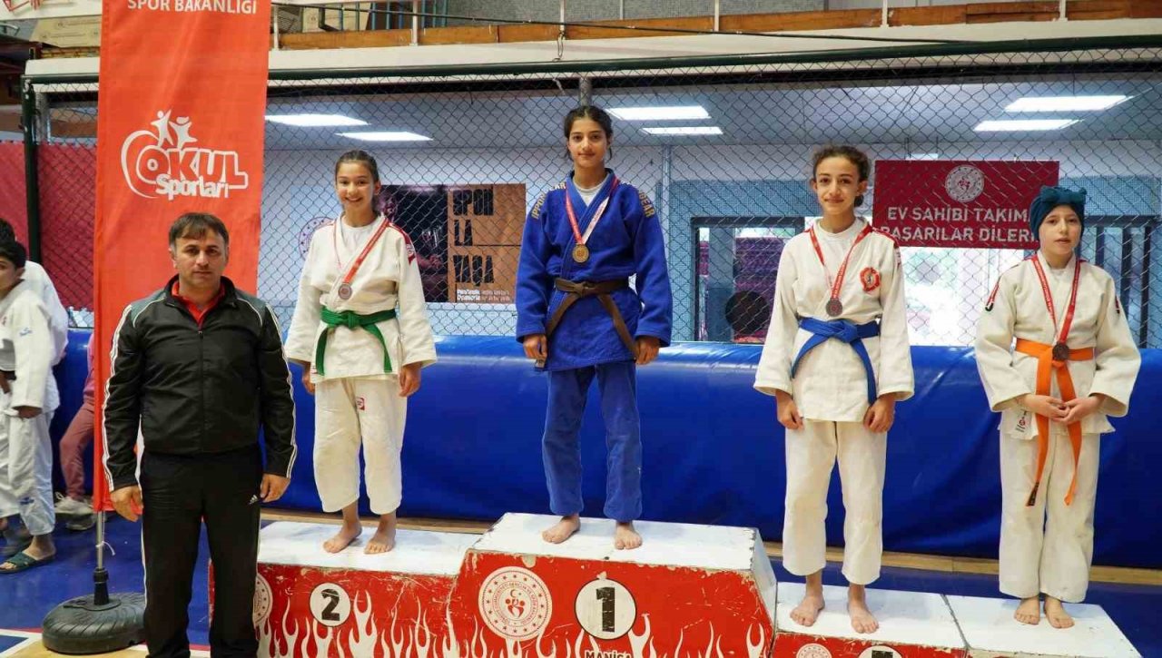 Manisa’da Anadolu Yıldızlar Ligi Judo İl Seçmeleri yapıldı