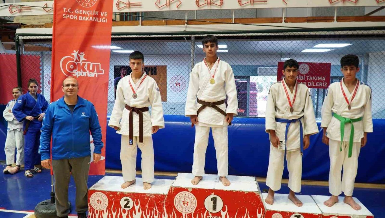 Manisa’da Anadolu Yıldızlar Ligi Judo İl Seçmeleri yapıldı