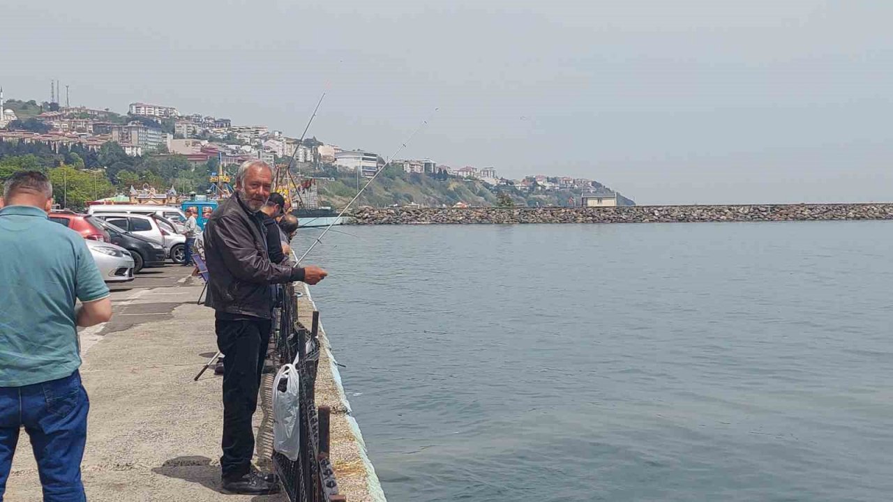 Olta balıkçıları hem stres attı hem de balık tuttu