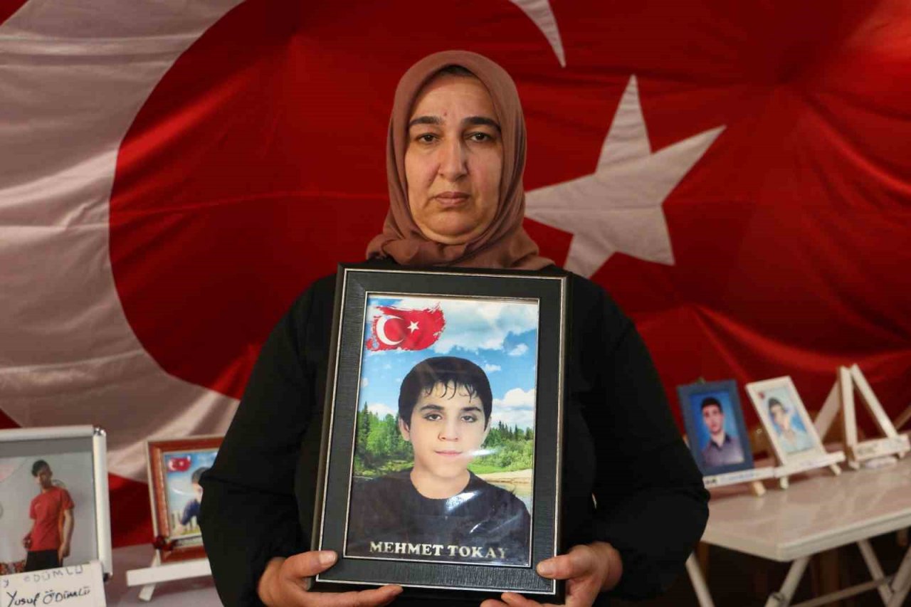 HDP önündeki aileler: “Her teslim olan evlat bize umut oluyor”