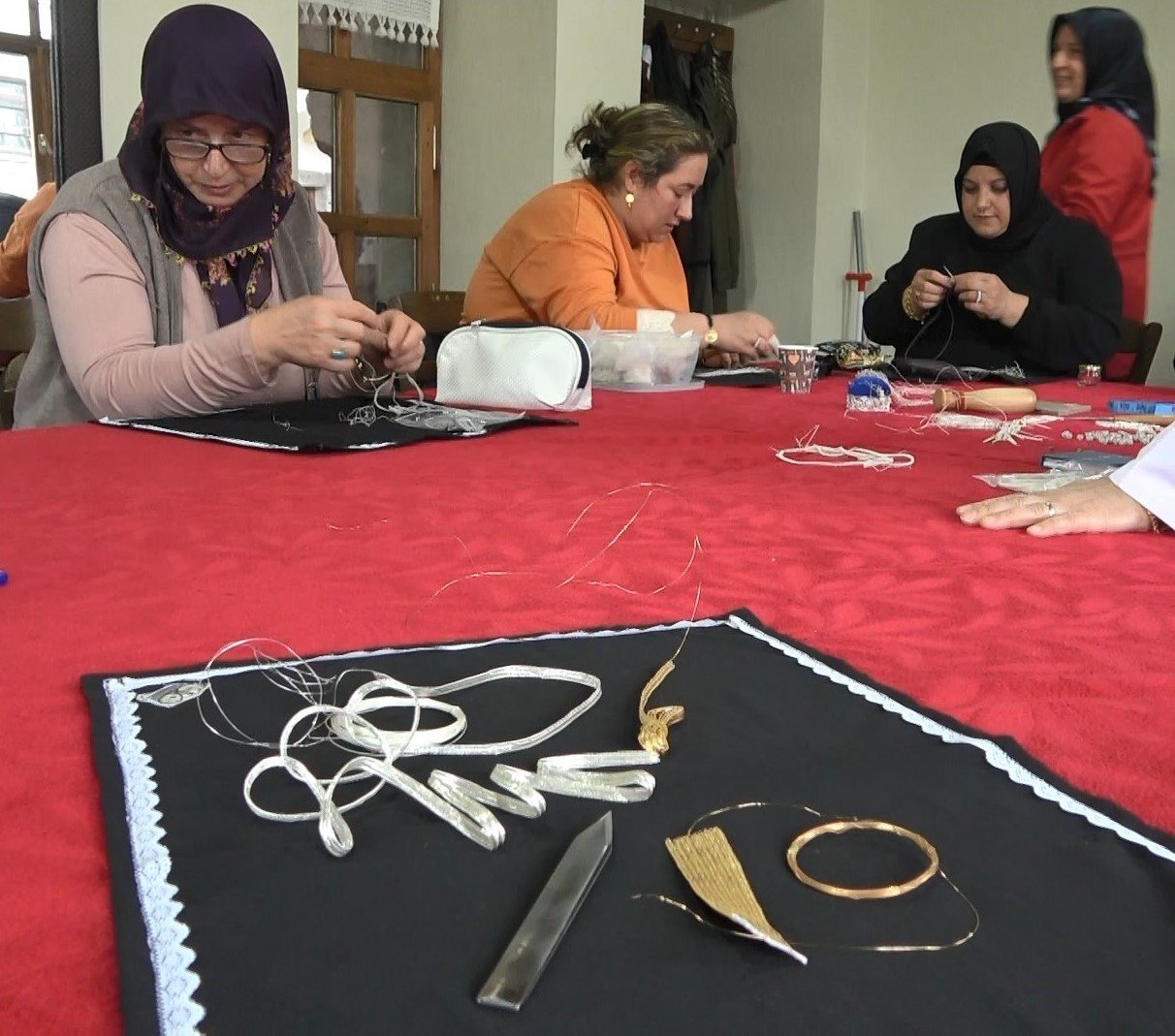 Hasır blezik örenler yaşlanıp mesleği bırakmak zorunda kalınca kursun önemi daha da arttı