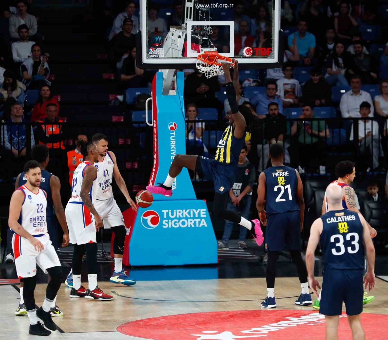 Basketbol Süper Ligi: A. Efes: 96 - Fenerbahçe Beko: 91