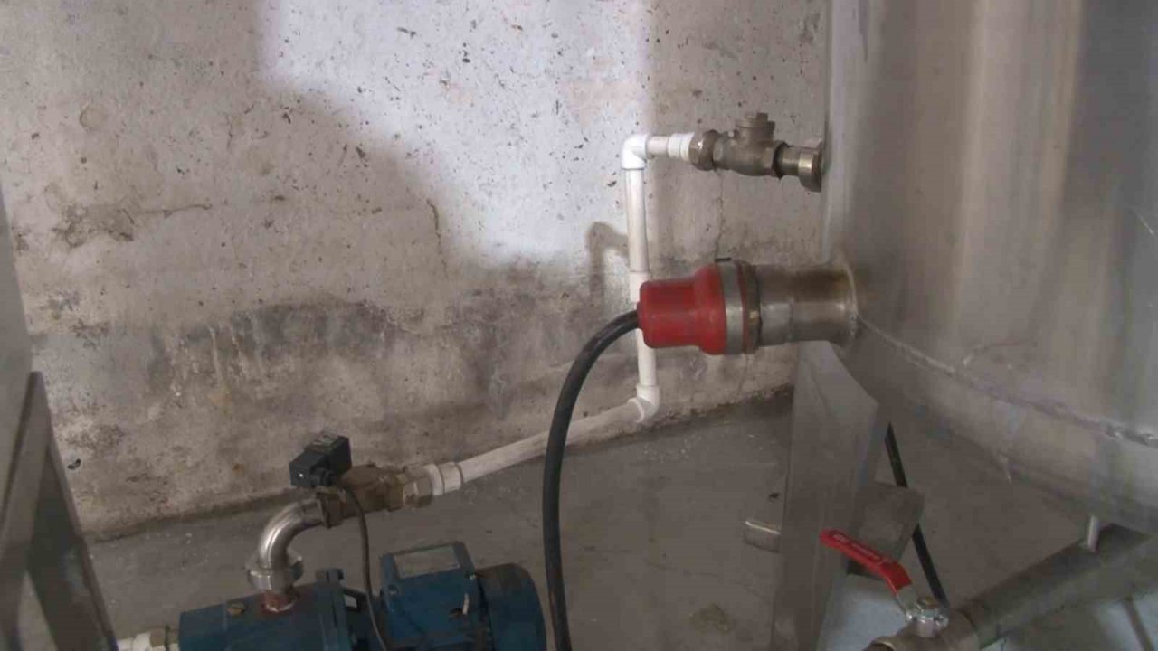 Arnavutköy’de sahte alkol imalathanesine operasyon: 2 gözaltı