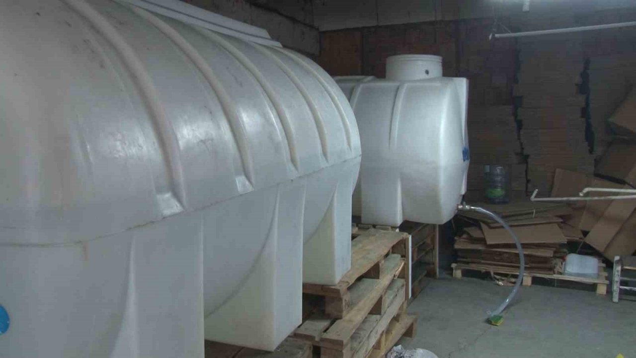 Arnavutköy’de sahte alkol imalathanesine operasyon: 2 gözaltı