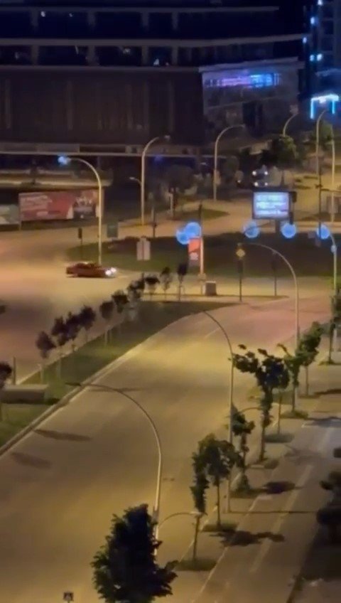 Dakikalarca drift attı...Bursa’daki trafik magandası kamerada