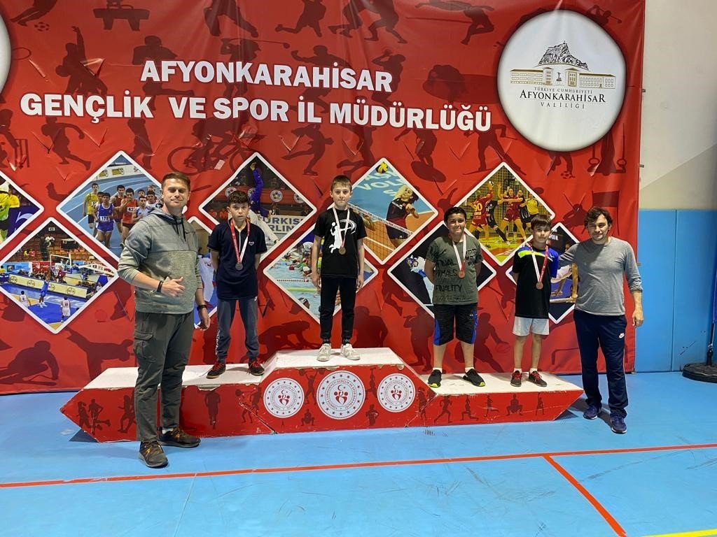 Afyonkarahisar’da badminton şenliği sona erdi