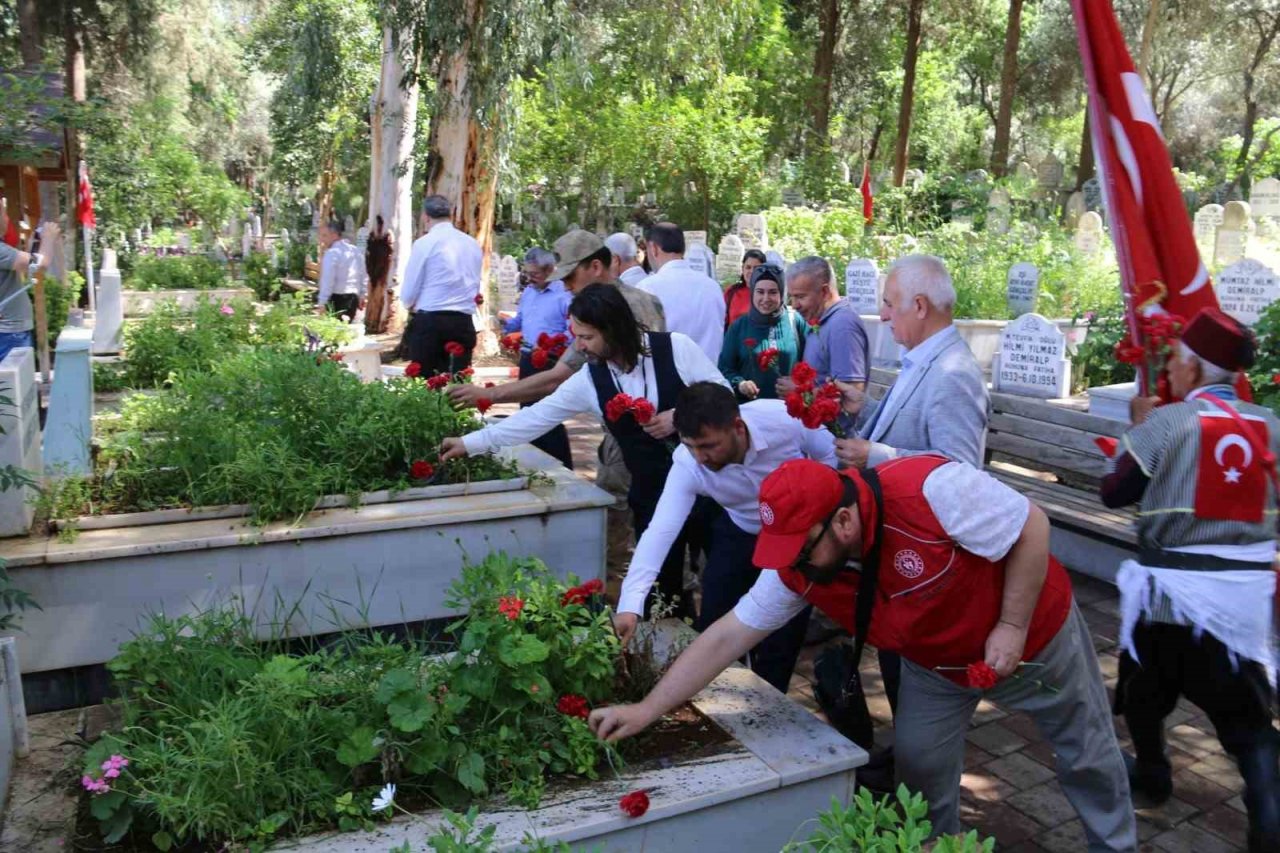 Milli Mücadele Kahramanı Şehit Kaymakam Saim Bey, kabri başında anıldı