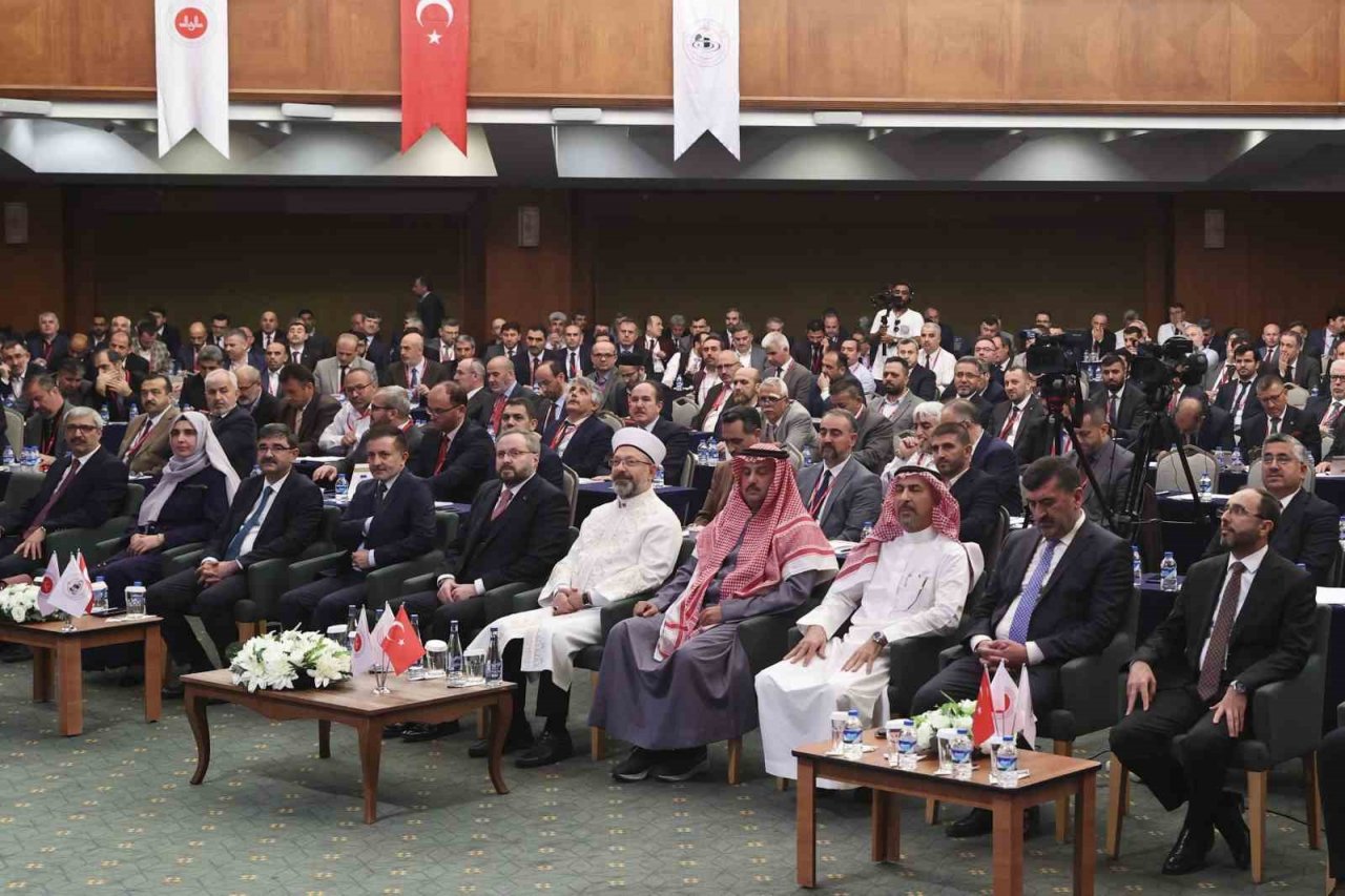 Erbaş: “Hac organizasyonunda Türkiye olarak her zaman en iyi olmanın gayreti içerisindeyiz”