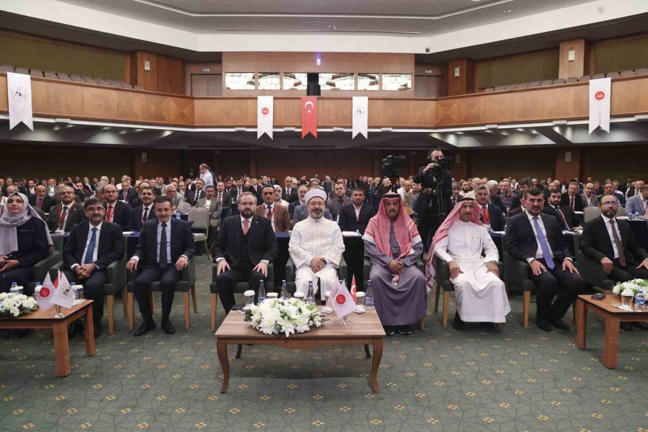 Erbaş: “Hac organizasyonunda Türkiye olarak her zaman en iyi olmanın gayreti içerisindeyiz”