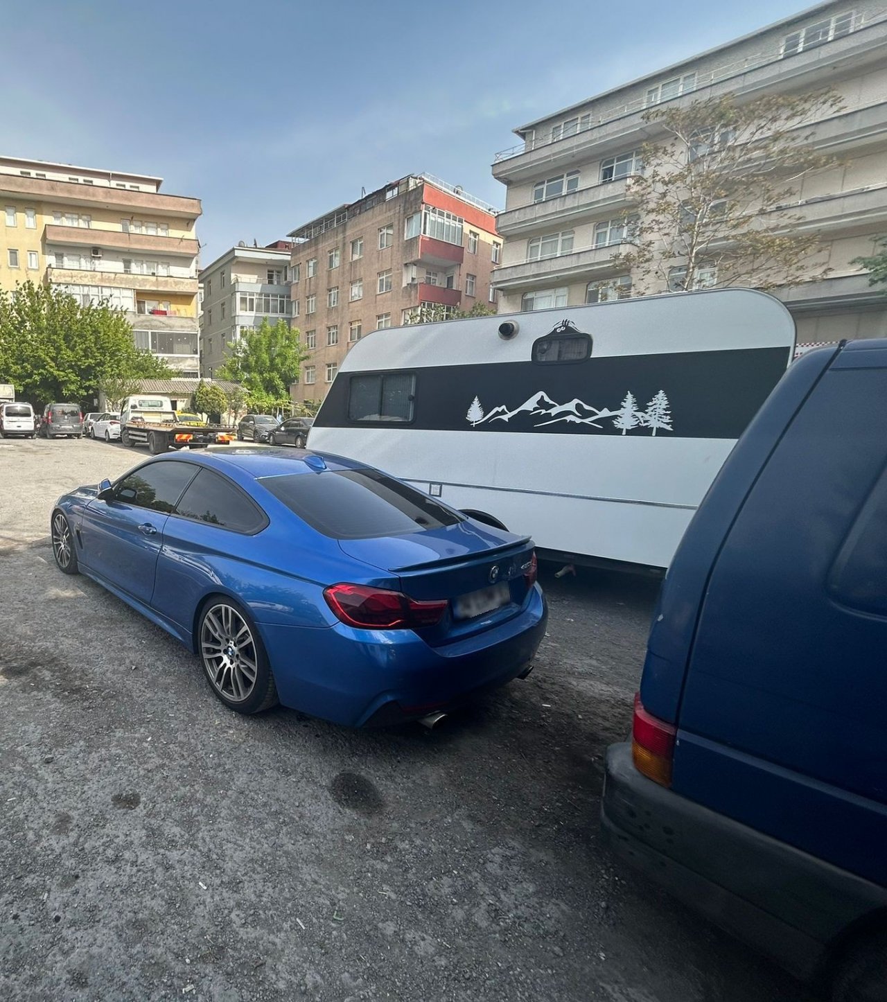 Düğün konvoyunda drift atarak trafiği tehlikeye sokan sürücülere ceza yağdı