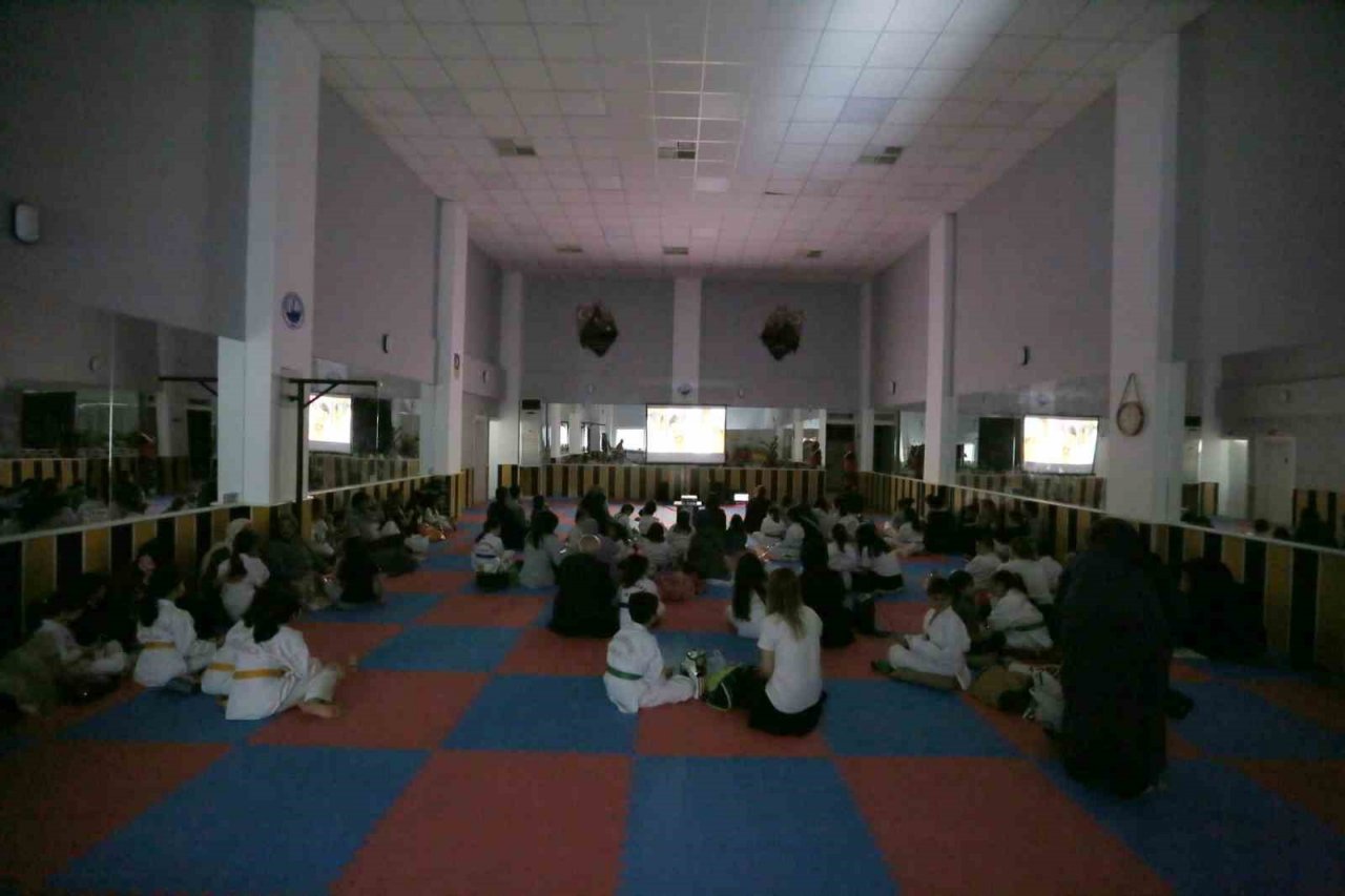 Tekvandocuların sinema keyfi