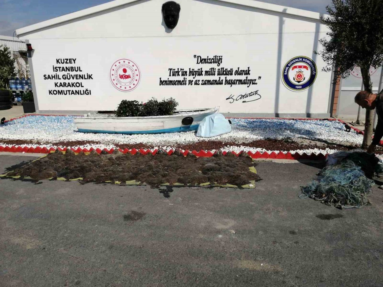 İstanbul yasadışı avlanan yarım ton kalkan balığı ele geçirildi