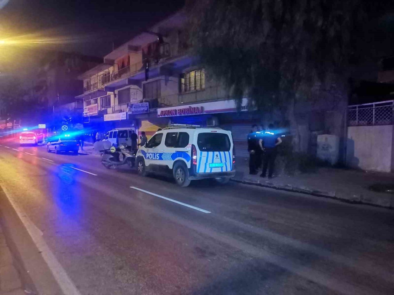 İzmir’de eğlence mekanında silahlı kavga: 1 ölü