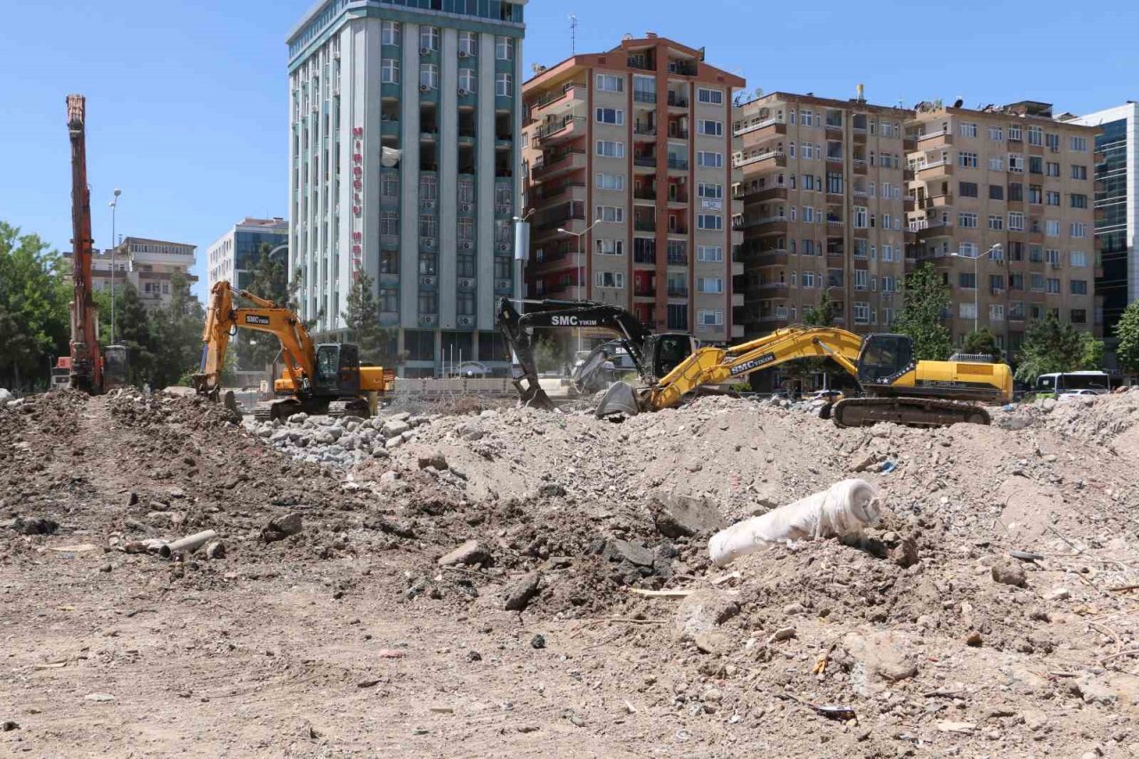 89 kişiye mezar olan Galeria Sitesi’nde zemin numunesinin alınması bekleniyor