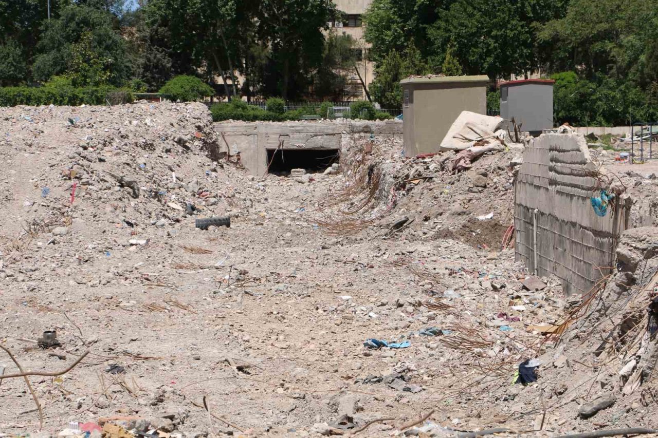 89 kişiye mezar olan Galeria Sitesi’nde zemin numunesinin alınması bekleniyor