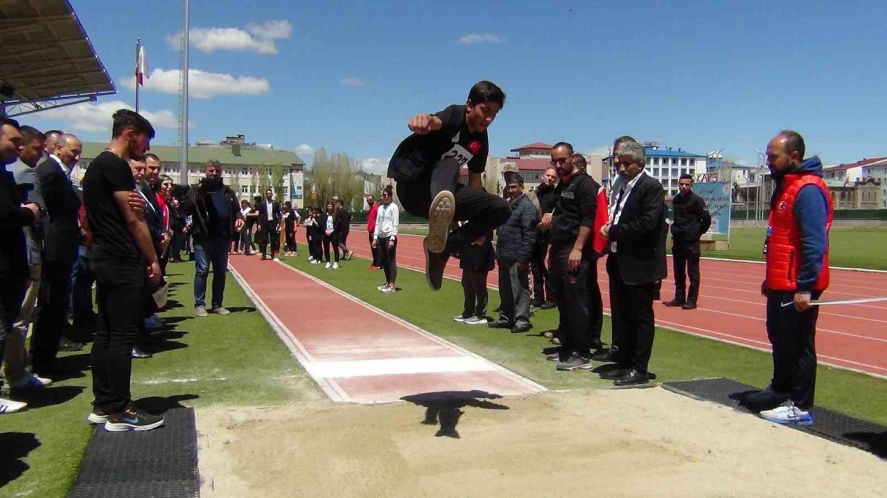 Kars’ta özel sporcuların şampiyonluk mücadelesi
