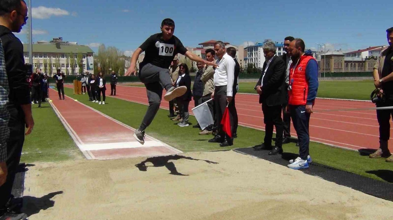 Kars’ta özel sporcuların şampiyonluk mücadelesi