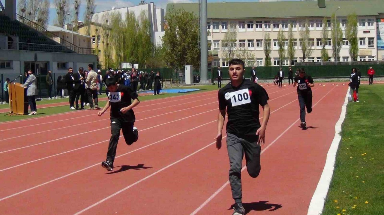 Kars’ta özel sporcuların şampiyonluk mücadelesi
