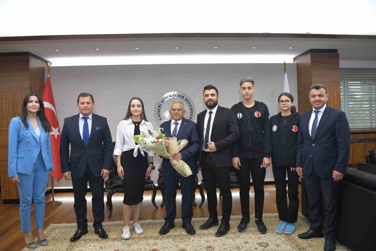 Başkan Büyükkılıç, genç milli sporcuları ağırladı