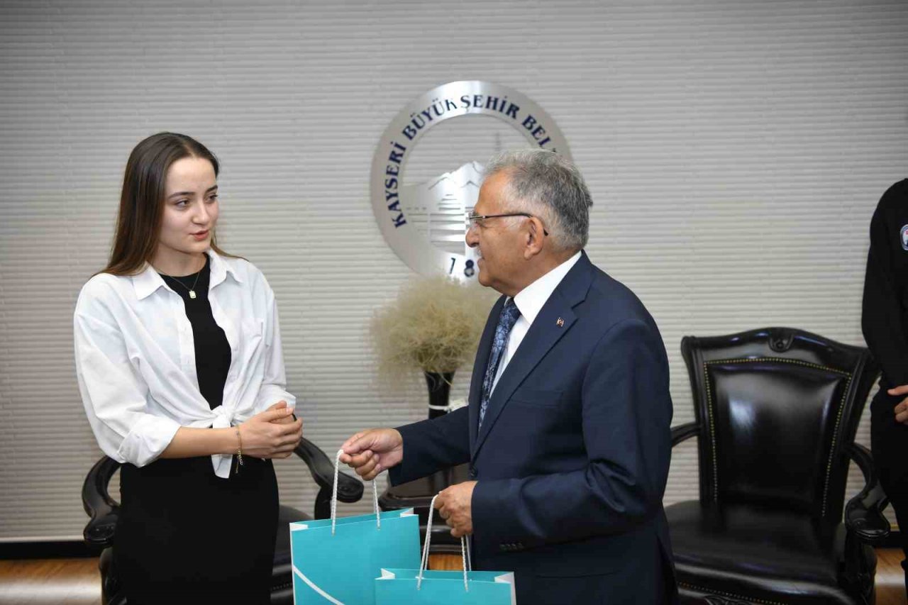 Başkan Büyükkılıç, genç milli sporcuları ağırladı