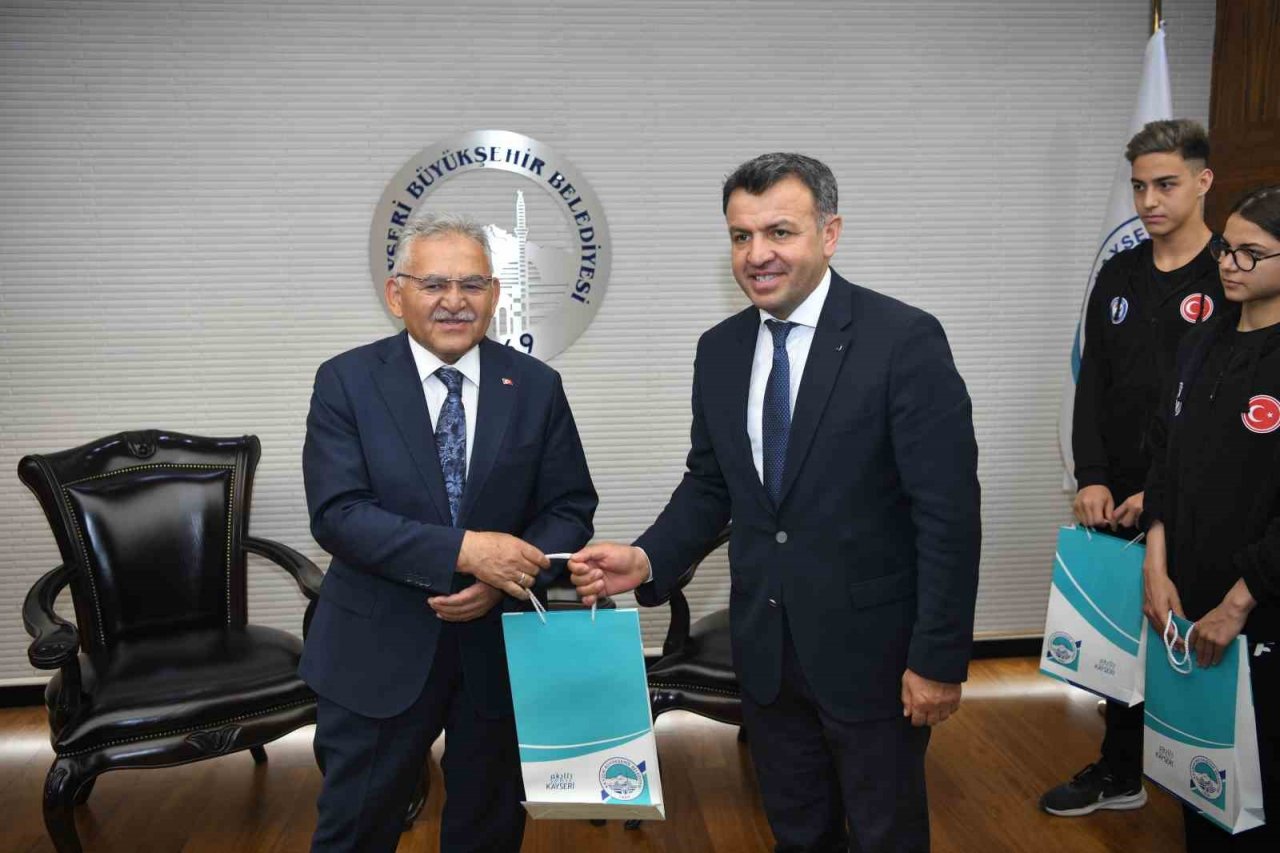 Başkan Büyükkılıç, genç milli sporcuları ağırladı