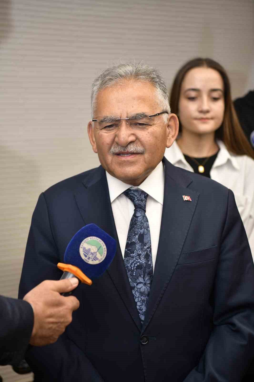 Başkan Büyükkılıç, genç milli sporcuları ağırladı