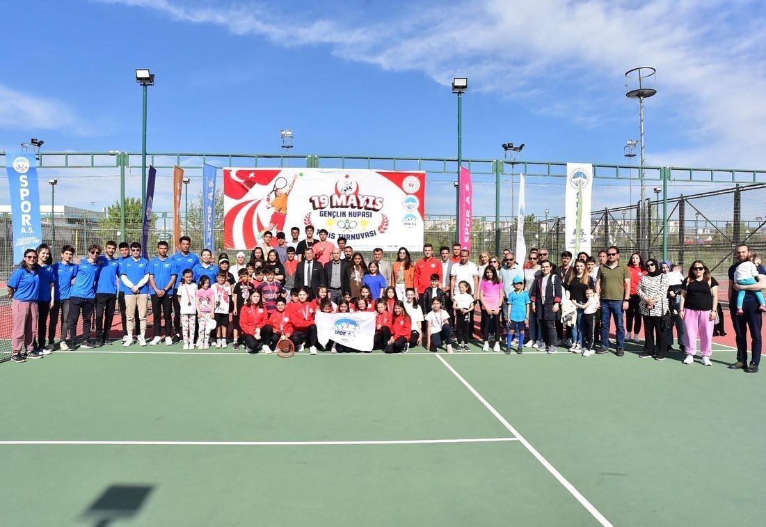 Kayseri’de 19 Mayıs GençlikKupası Tenis turnuvası tamamlandı